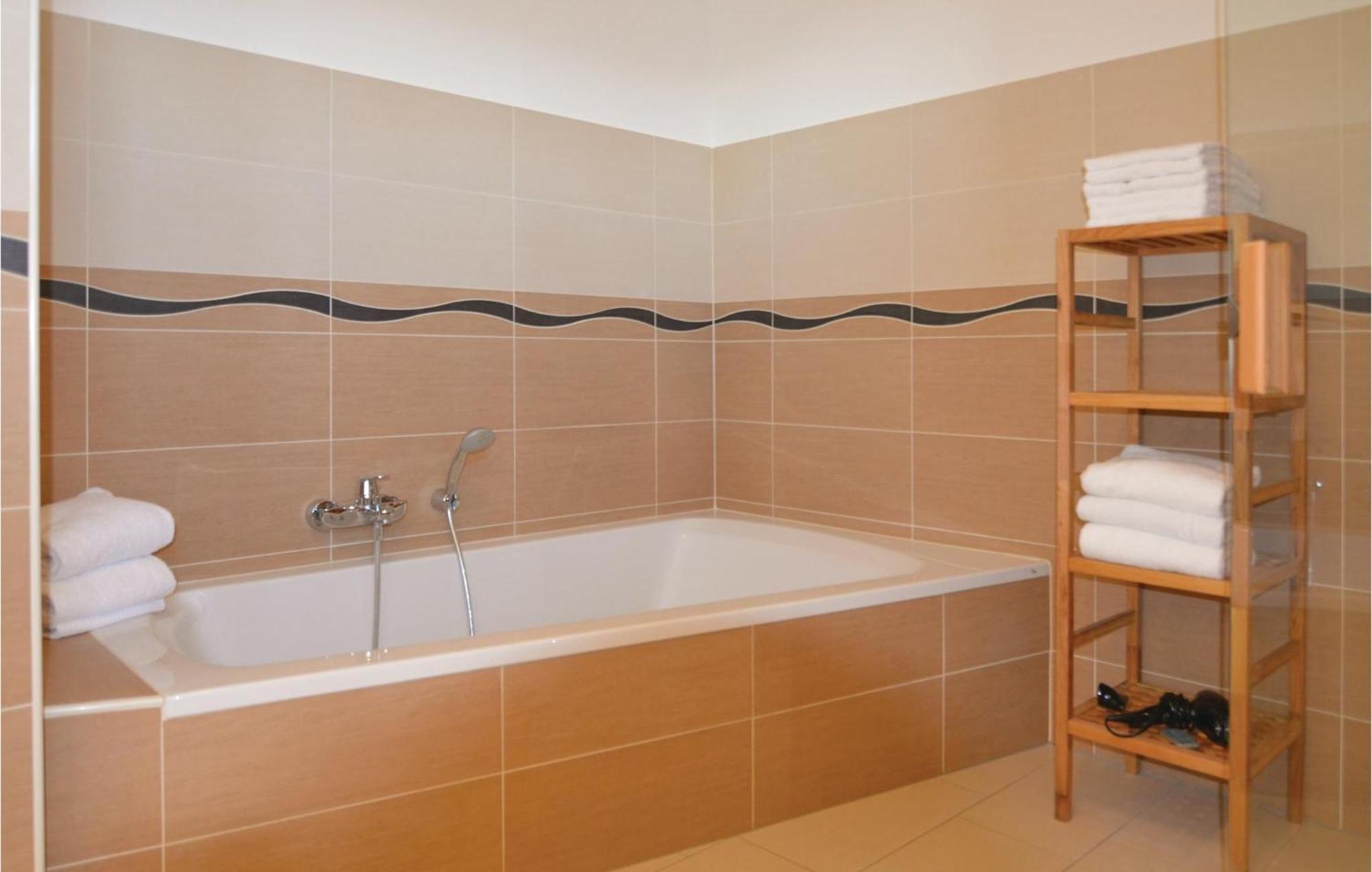 Stunning Apartment In Dagebuell With Wifi Exterior foto